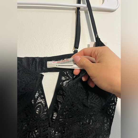 By Anthropologie V-Wire Lace Bodysuit - Picture 6 of 8